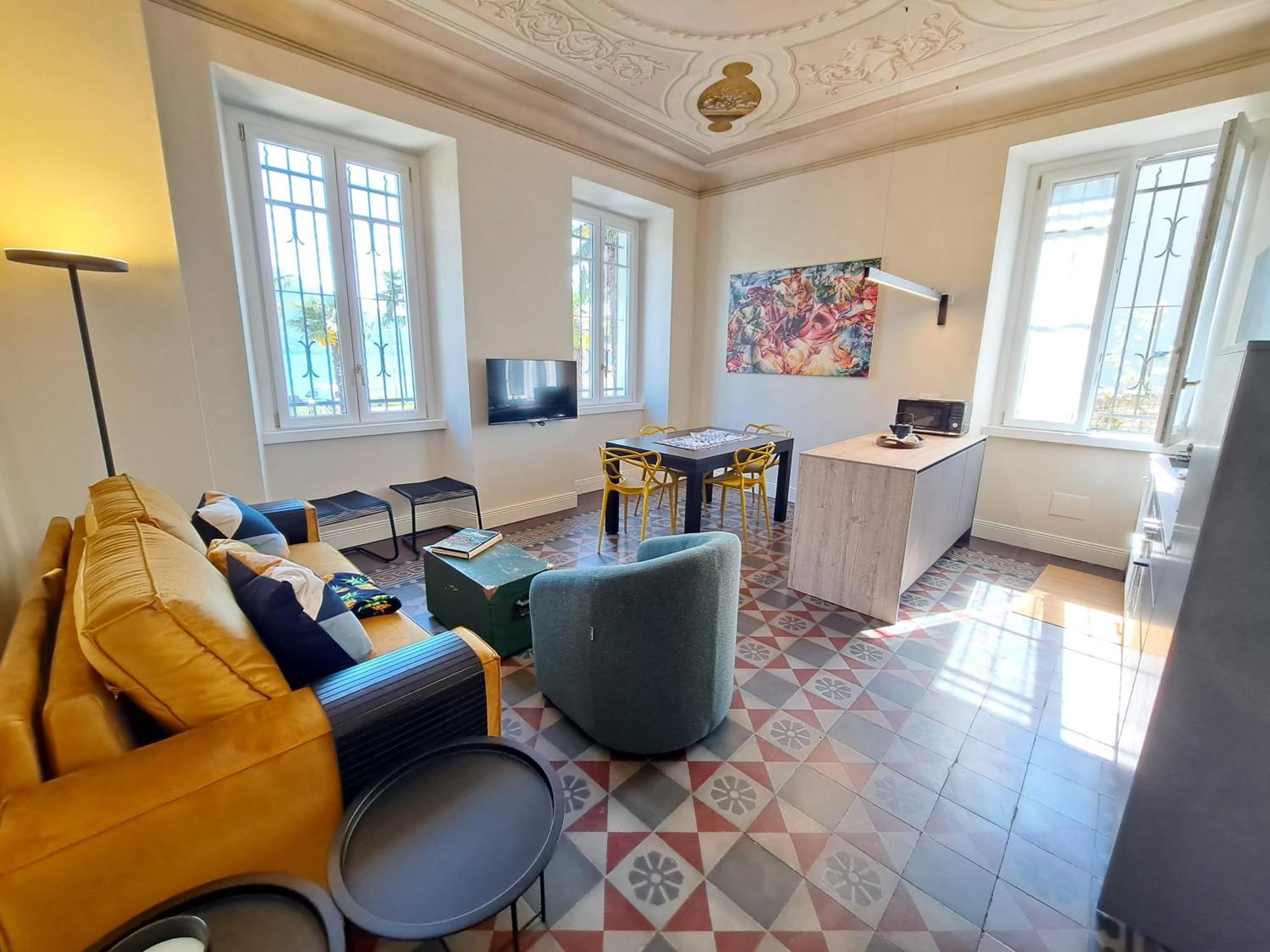 Апартаменты Immobillario - Domus Palmae Домазо Экстерьер фото